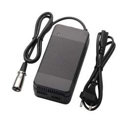 54,6v 4A oplader voor elektrische fiets of elektrische scooter - vermogen 219W  - 1 54,6v 4A oplader voor elektrische fiets of e