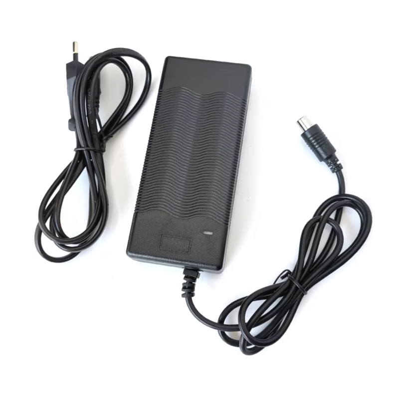 Punjač za unutarnju bateriju električnog romobila Navee V40  - 1 Punjač za unutarnju bateriju električnog romobila Navee V40
Pun