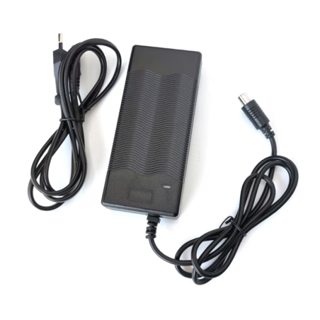 Carregador para bateria interna da scooter elétrica Navee V40  - 1 Carregador para bateria interna da scooter elétrica Navee V40